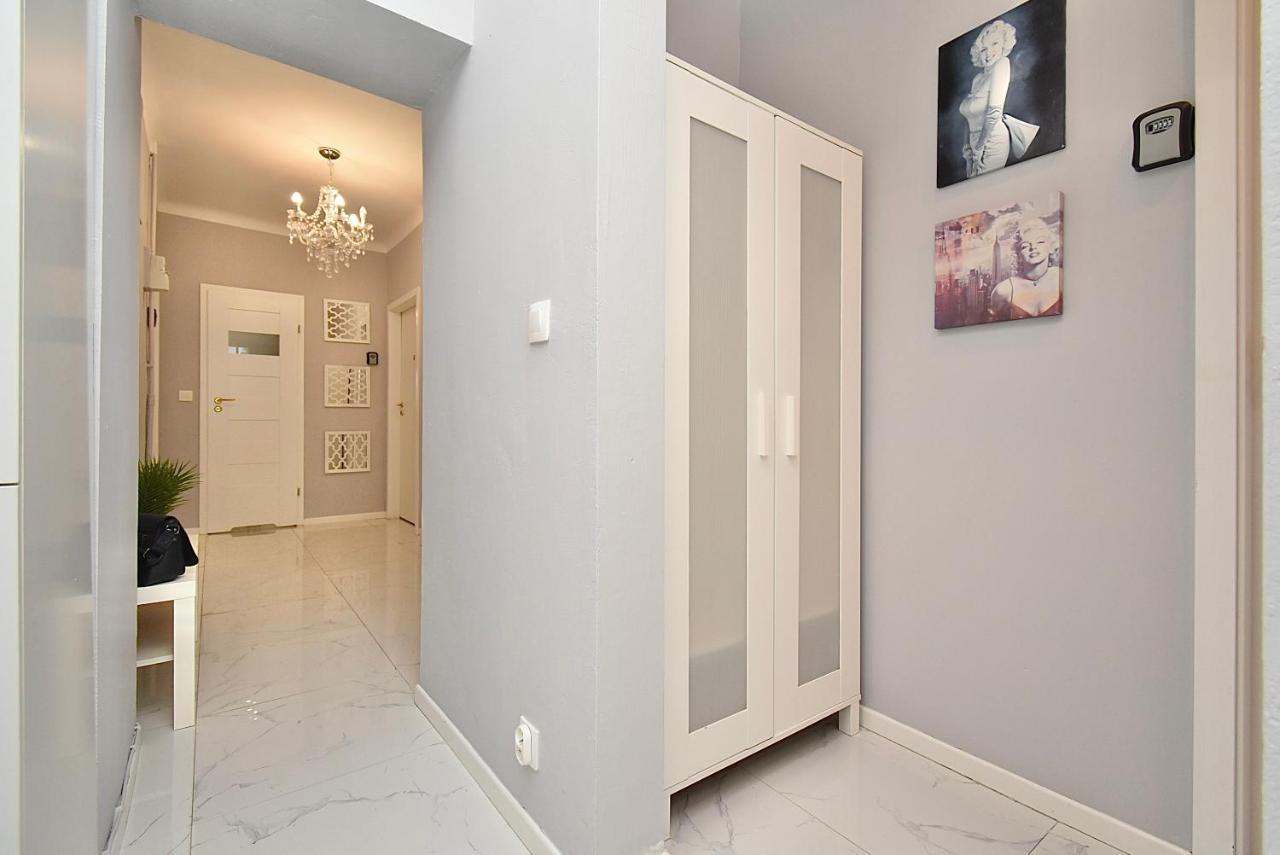 Rental Apartments Aleja Niepodleglosci Varsovia Exterior foto